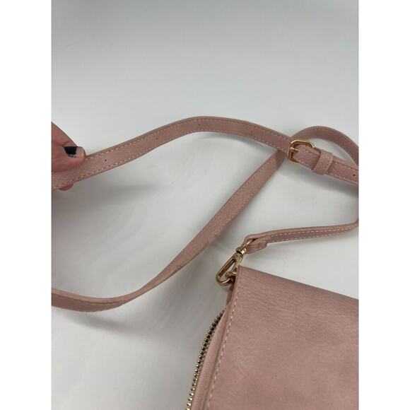 Urban Expressions Pink Vegan Leather Crossbody W/ Gold Toned Hardware Bag - Picture 2 of 12